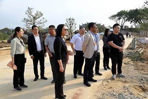 鶴山市政協(xié)黨組書記、主席馮偉華同志帶領(lǐng)各專委會(huì)主任一行赴鴻業(yè)家具調(diào)研工作
