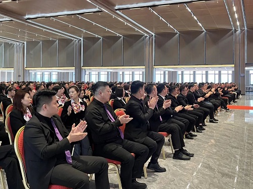 煥新啟程 · 乘勢(shì)騰飛 | 鴻業(yè)家具2023年員工大會(huì)暨耀江分廠落成典禮圓滿落幕 ！