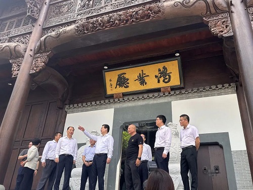 廣東省人大黨組領(lǐng)導(dǎo)調(diào)研鴻業(yè)家具鴻園文旅項(xiàng)目，聚焦法治保障貢獻(xiàn)人大力量